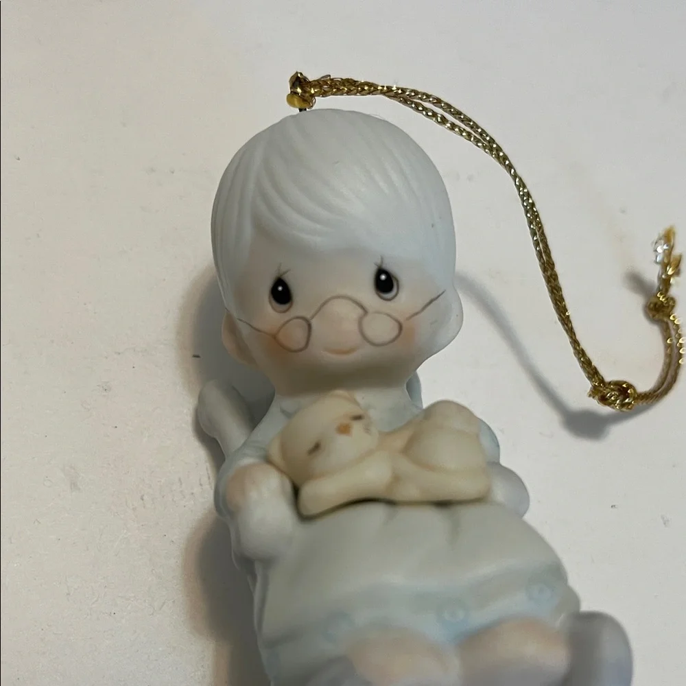 Precious Moments The Purr-fect Grandma Ornament Petting Cat Pastel Colors E-0516